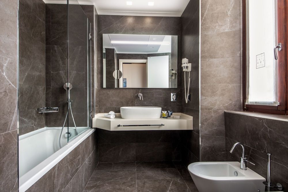 Gioberti Art Hotel Standard Room 6