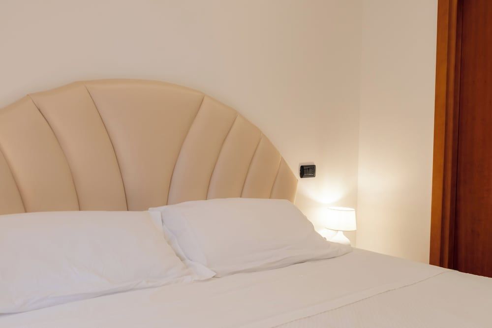 Hotel Florida Lerici Standard Double Room, 1 King Bed 9