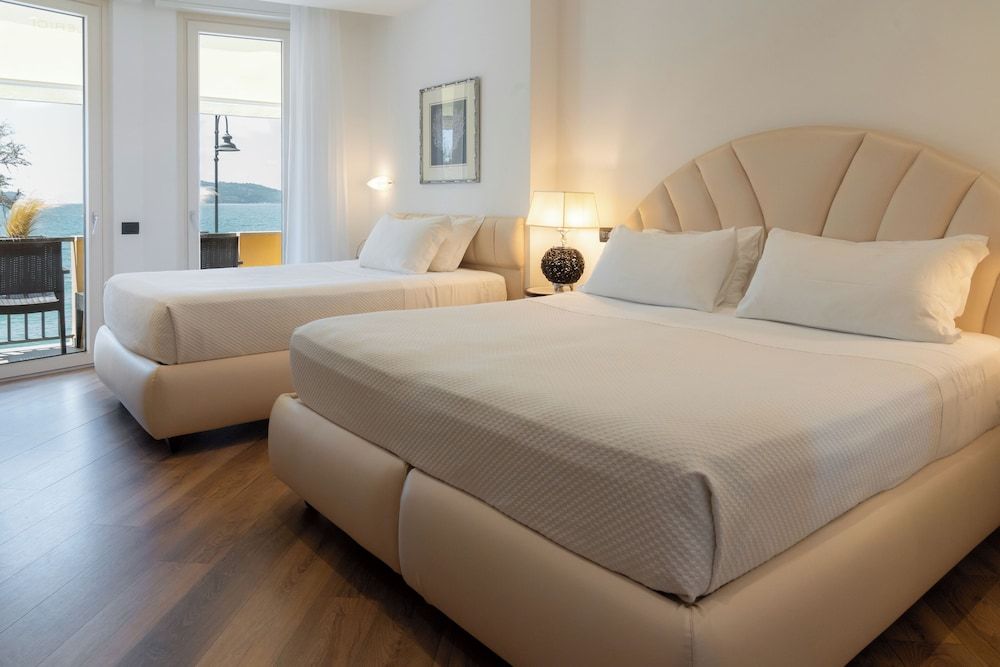 Hotel Florida Lerici Superior Triple Room, Multiple Beds, Sea View 7