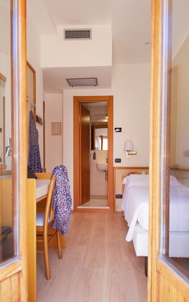 Hotel Florida Lerici Single Room 3