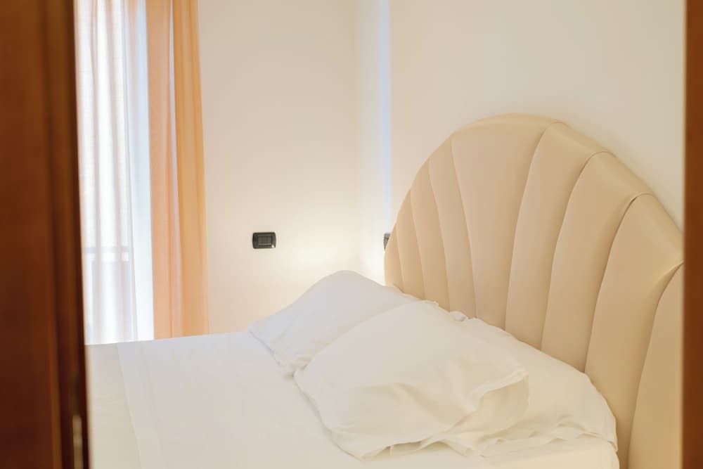 Hotel Florida Lerici Standard Double Room, 1 King Bed 11