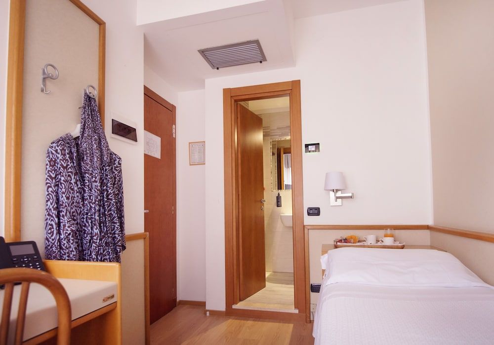 Hotel Florida Lerici Single Room 7