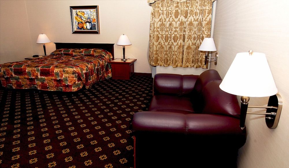 Metro Plaza Hotel Standard Room, 1 King Bed 9
