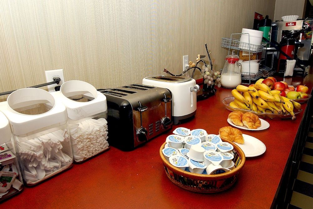 undefined Metro Plaza Hotel 7