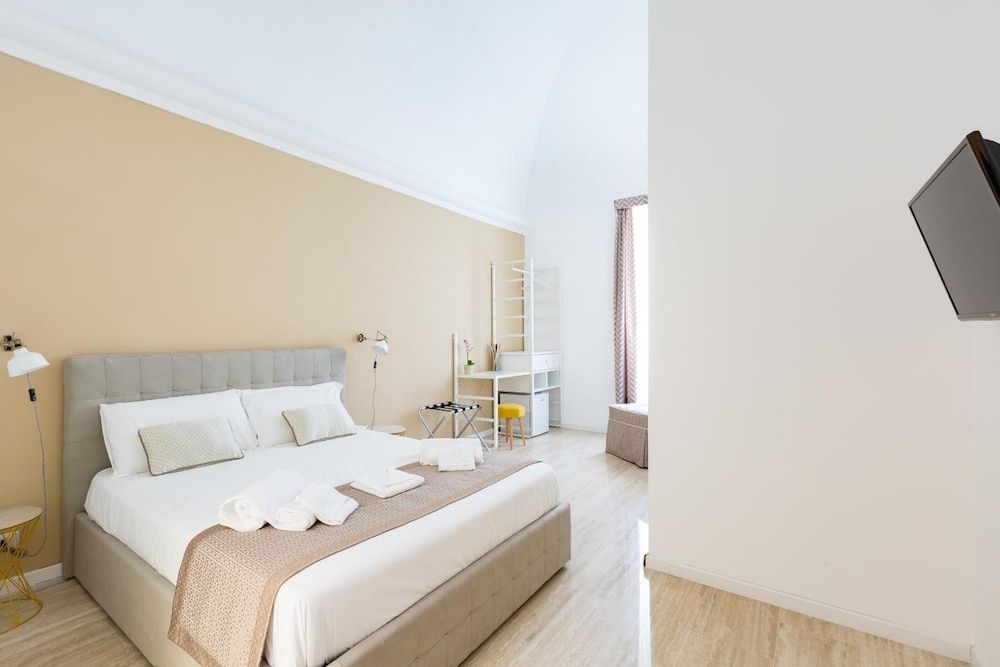 undefined Trevi Fountain Guesthouse 10