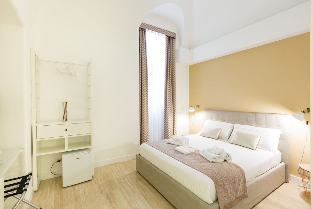 undefined Trevi Fountain Guesthouse 3