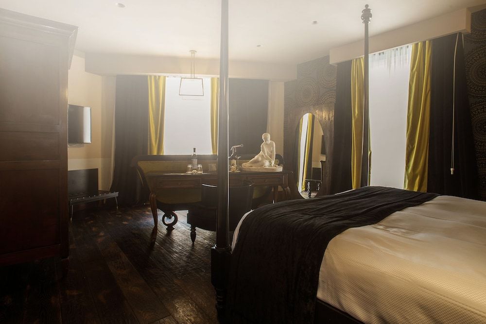 HT6 Boutique Hotel Suite, City View 3