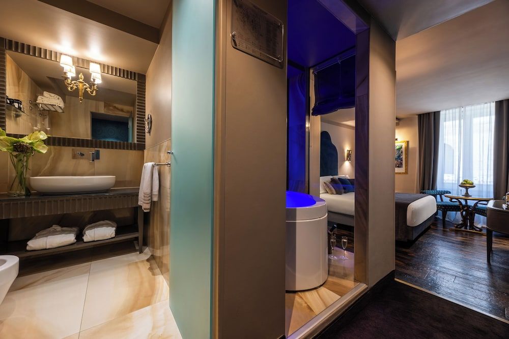 HT6 Boutique Hotel Deluxe Double or Twin Room 13