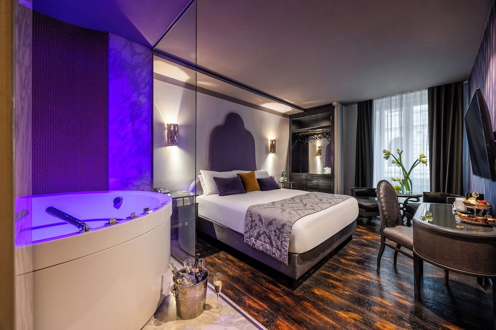 HT6 Boutique Hotel Deluxe Double or Twin Room 5