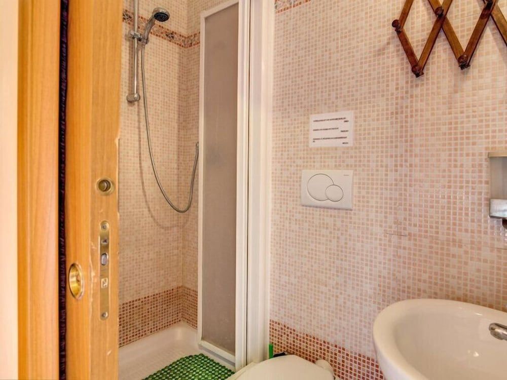 B&B Giovy Rome Double or Twin Room 12