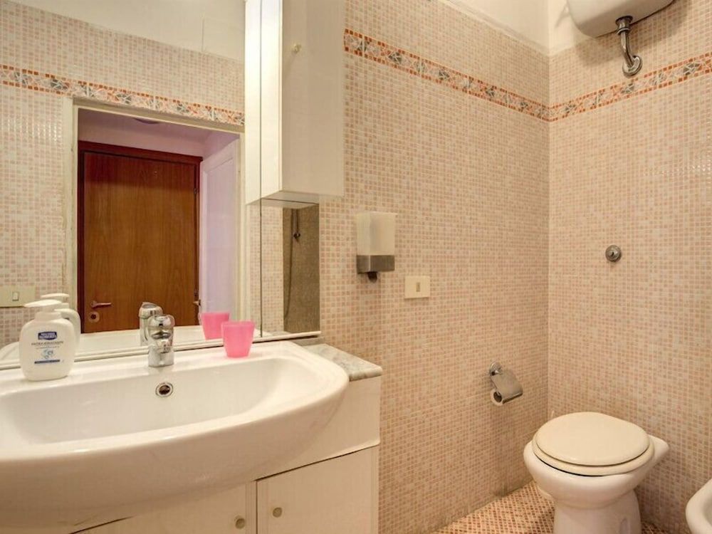 B&B Giovy Rome Double or Twin Room 14
