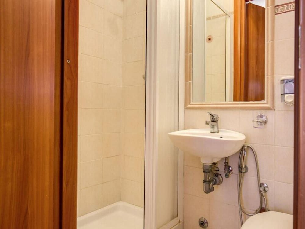 B&B Giovy Rome Double or Twin Room 15