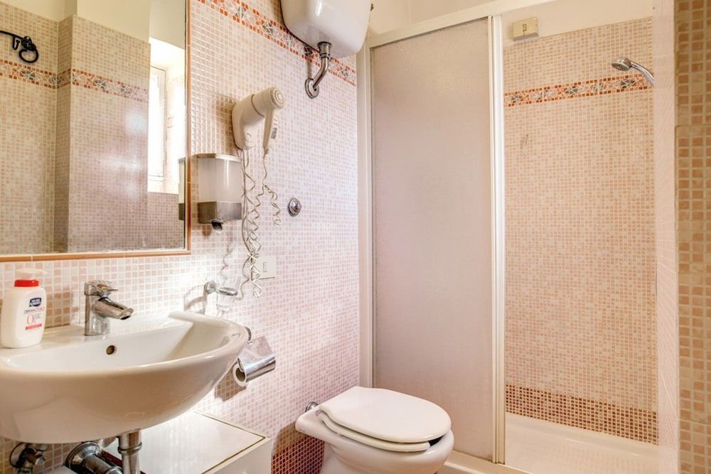 B&B Giovy Rome Double or Twin Room 10