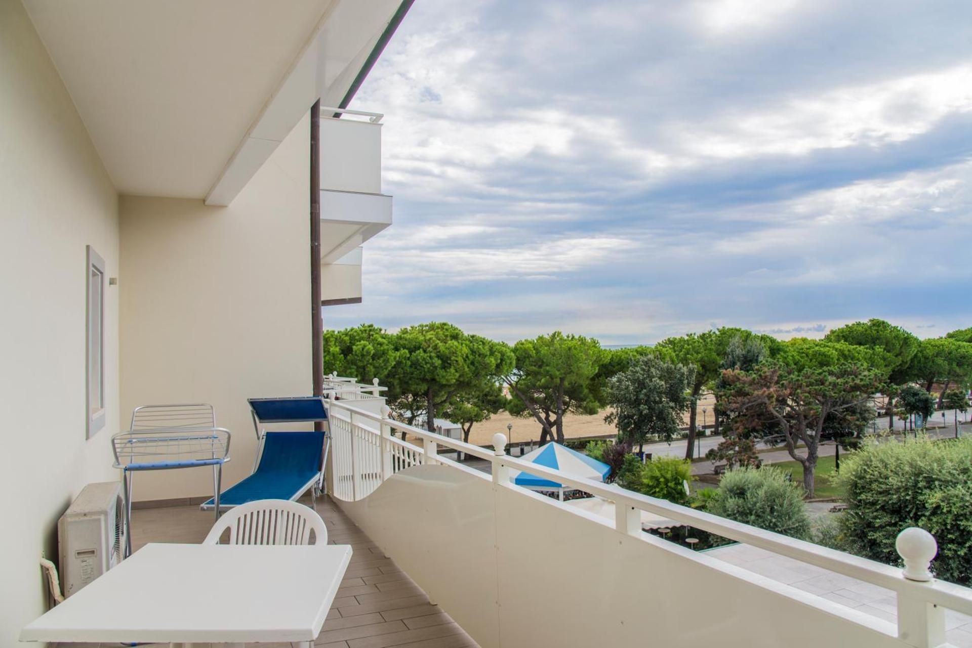 Superior Single Room with Terrace and Sea View