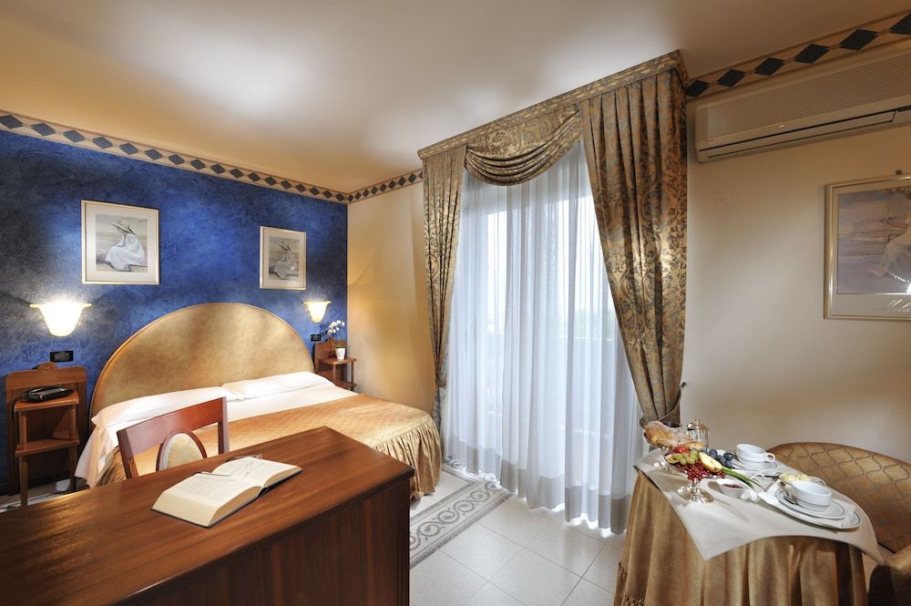Classic Double Room, Sea View