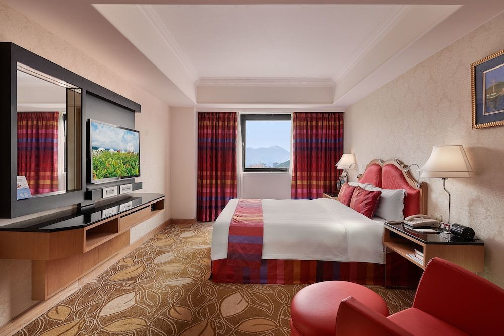 undefined The Riviera Hotel 4