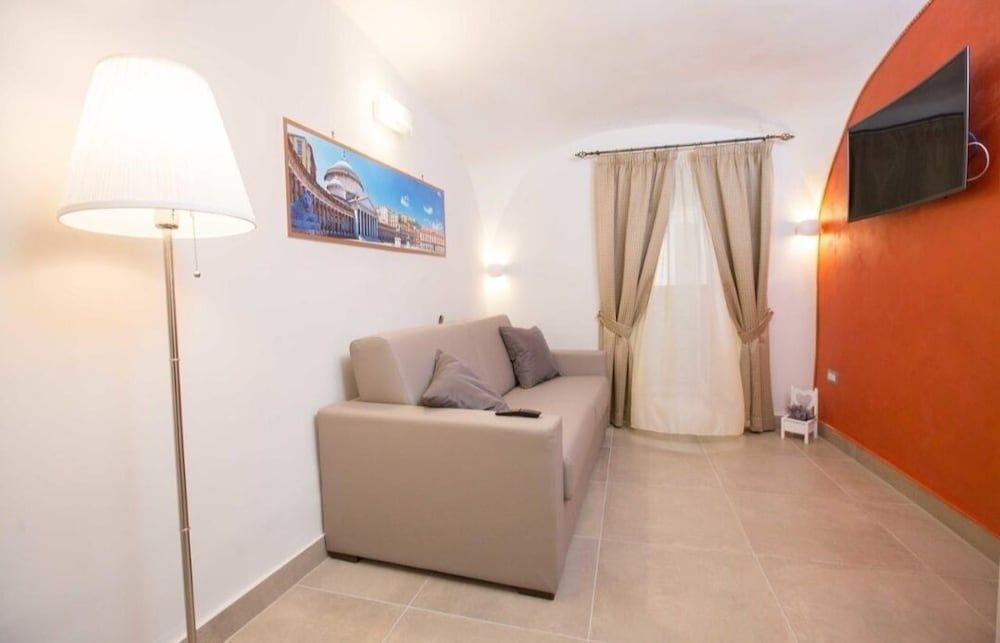 Chiaia Suites Family Suite 5