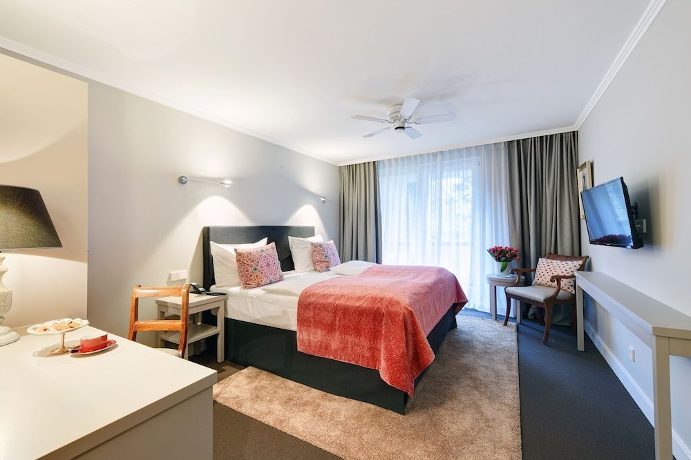 undefined Admiral Hotel 3