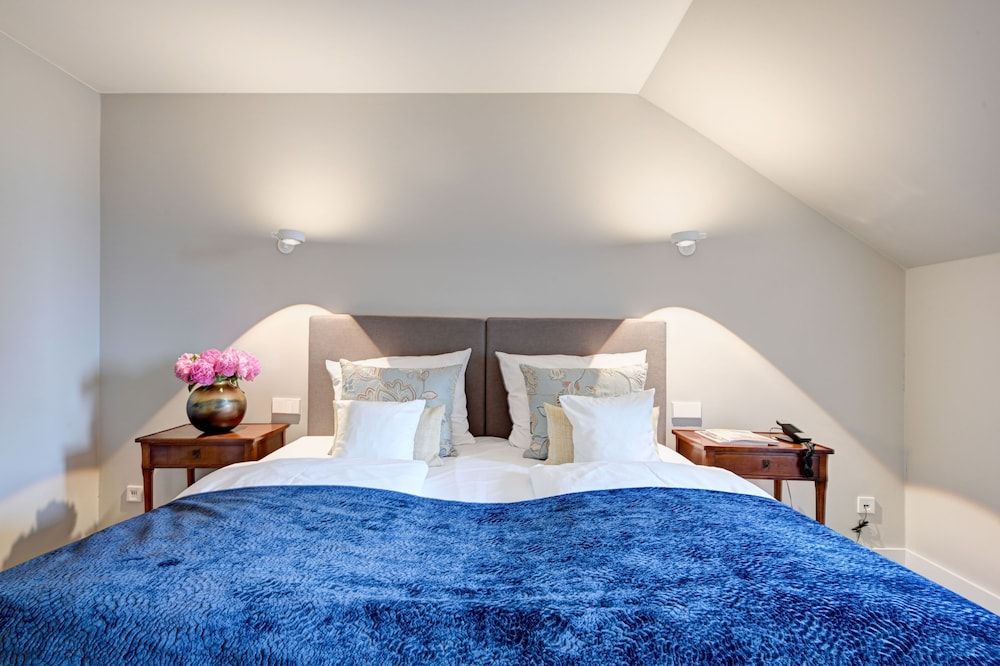 undefined Admiral Hotel 4