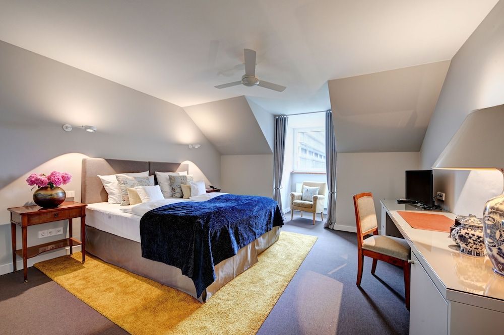 undefined Admiral Hotel 5