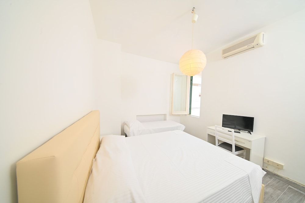 Economy Triple Room