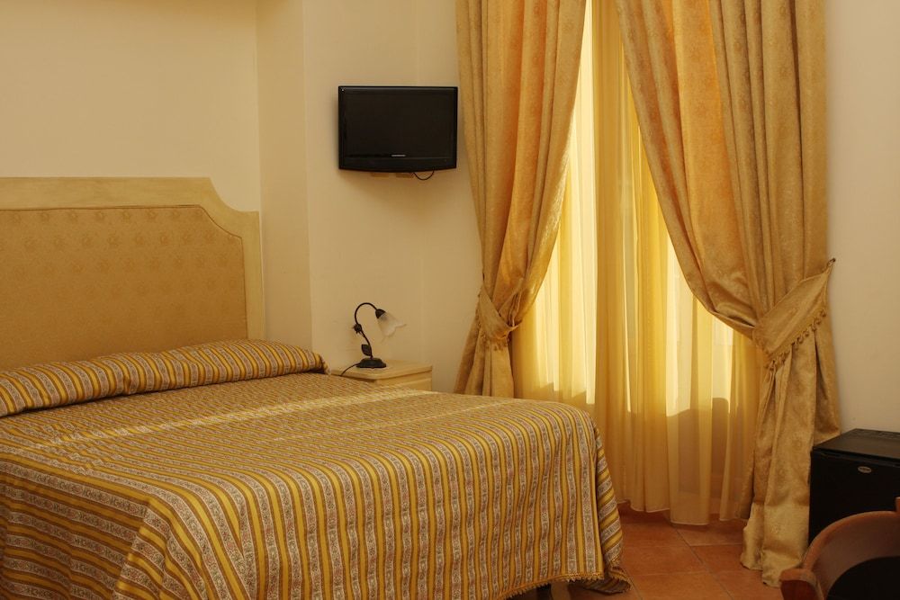 Divina House B&B Double Room, Balcony, City View 4