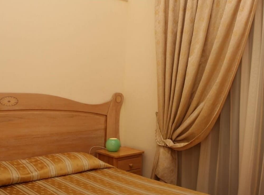 Divina House B&B Double Room, Balcony, City View 6