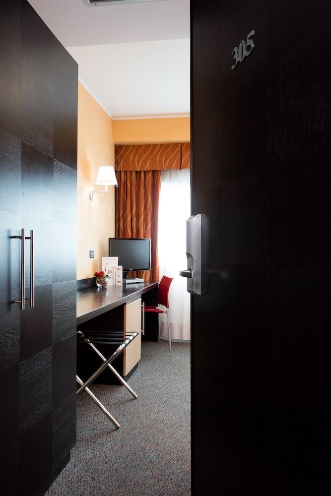 Hotel Majorana Single Room 13