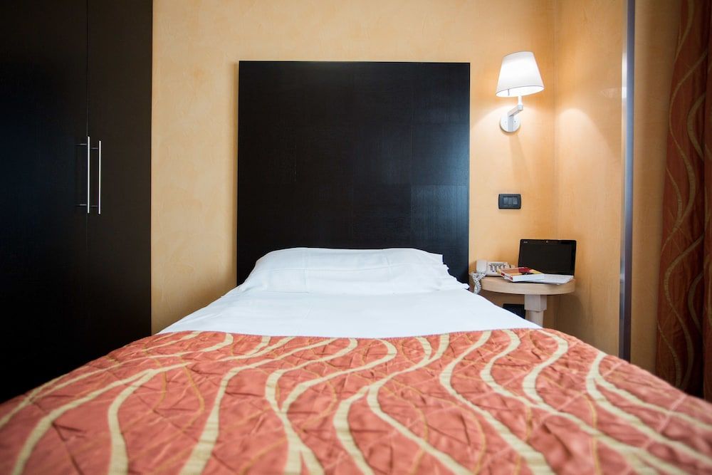 Hotel Majorana Single Room 5