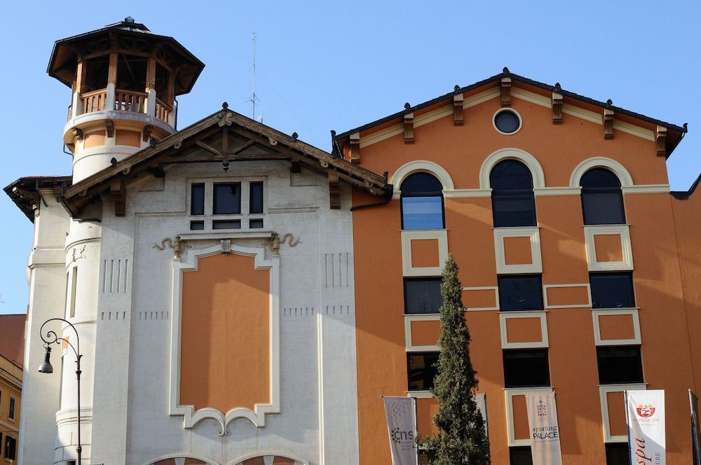 undefined Aquarius Inn 4