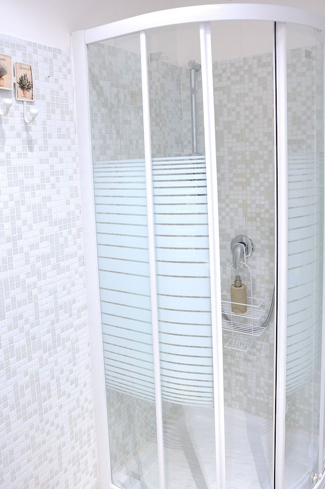 Aquarius Inn Elite Double Room, Ensuite 5