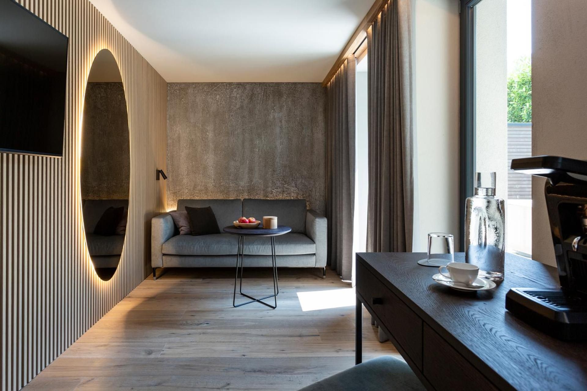 Suite with Hot Tub