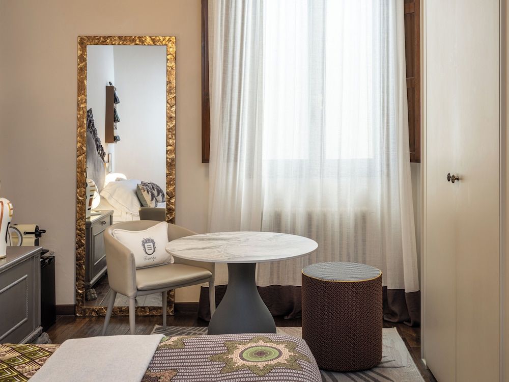 Canto degli Scali Romantic Double Room, Private Bathroom (Ramerino) 6