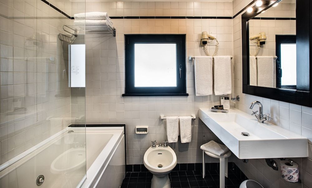 Sardegna Hotel, Suites & Restaurant Classic Double or Twin Room 11