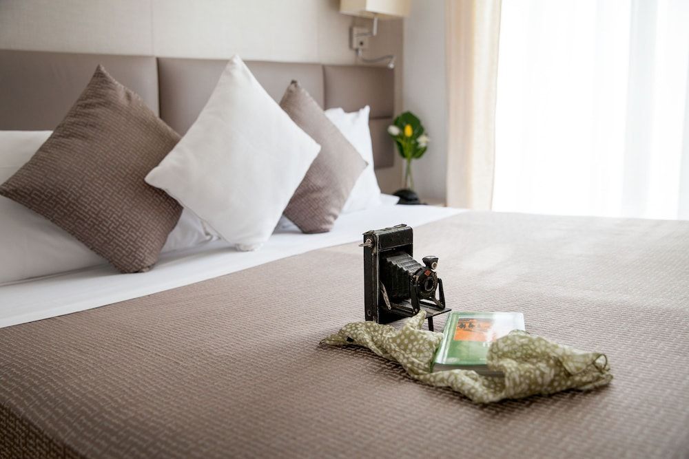 Hotel Vesuvio Superior Double or Twin Room, Balcony, Partial Sea View 3