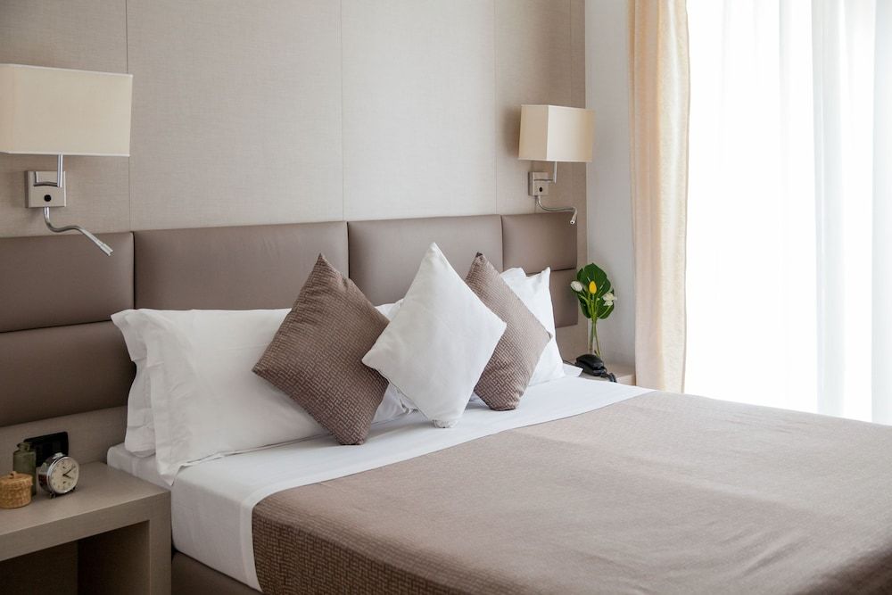 Hotel Vesuvio Superior Double or Twin Room, Balcony, Partial Sea View 4