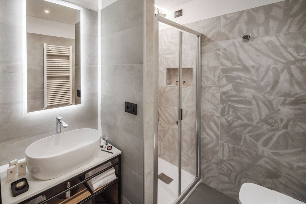 Hotel Vesuvio Superior Double or Twin Room, Balcony, Partial Sea View 10