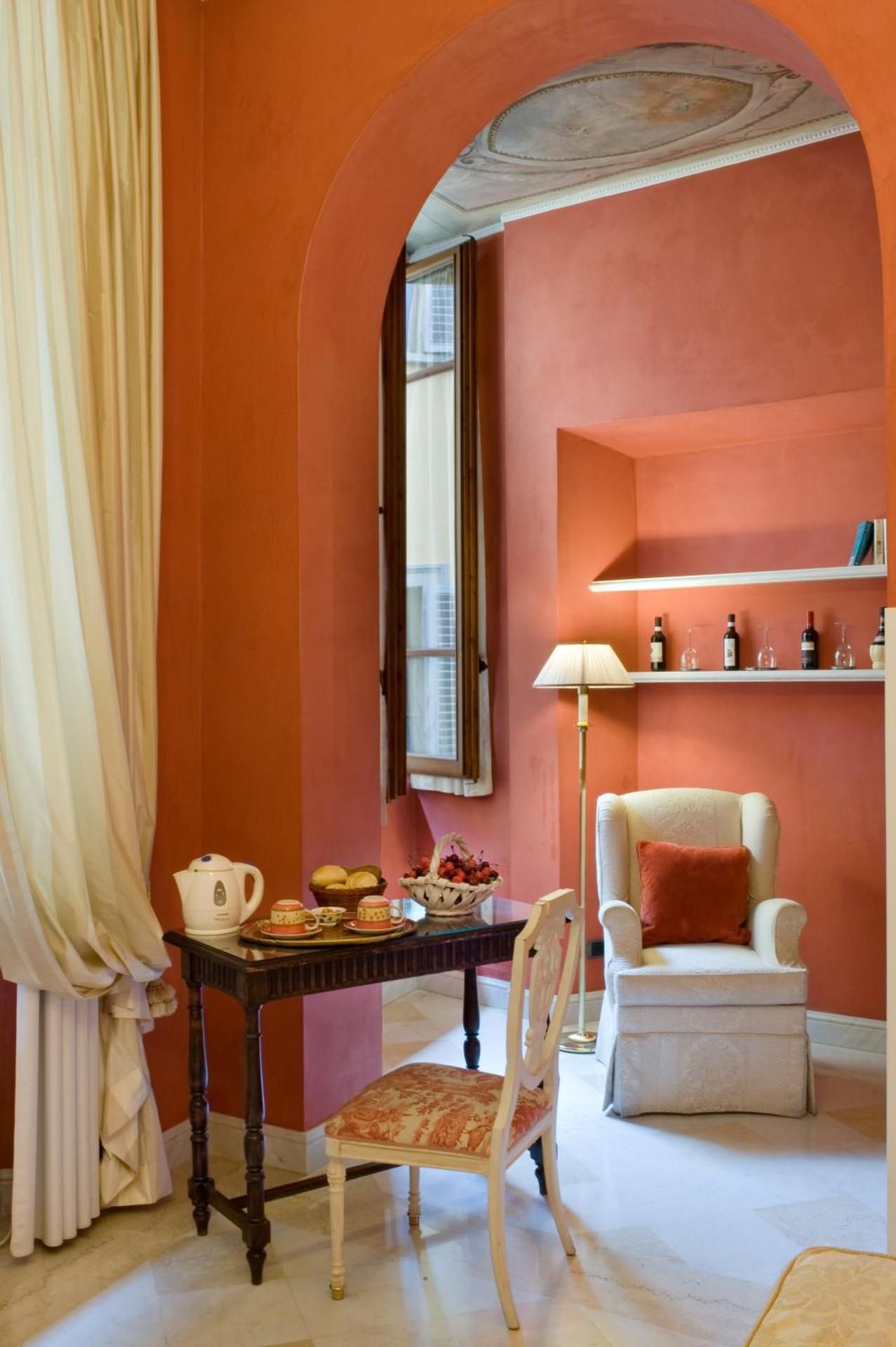 undefined Alloro B&B 10