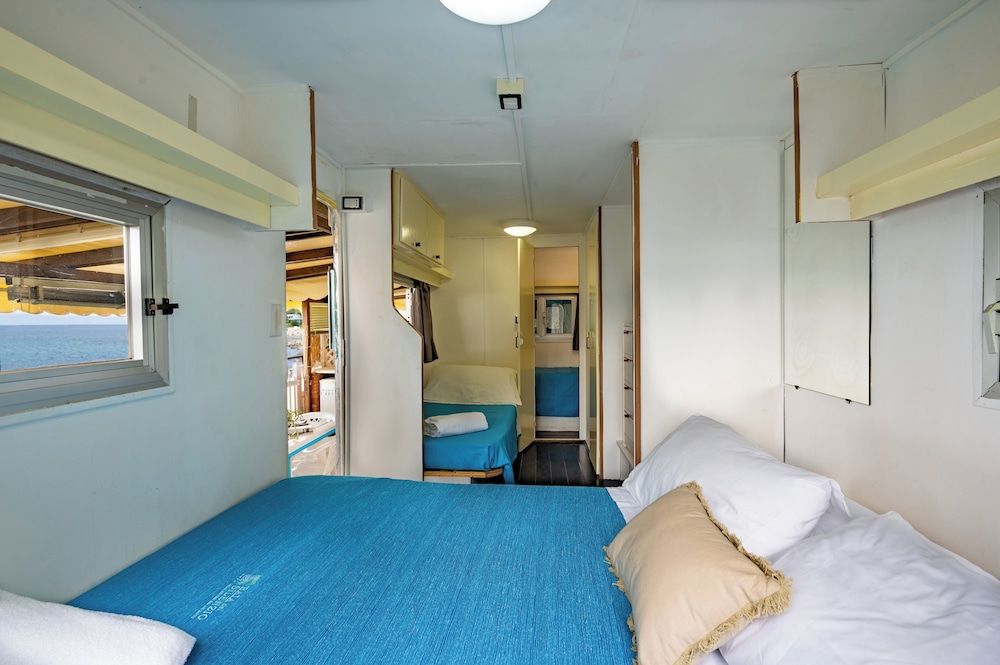 Caravan External Private Bathroom