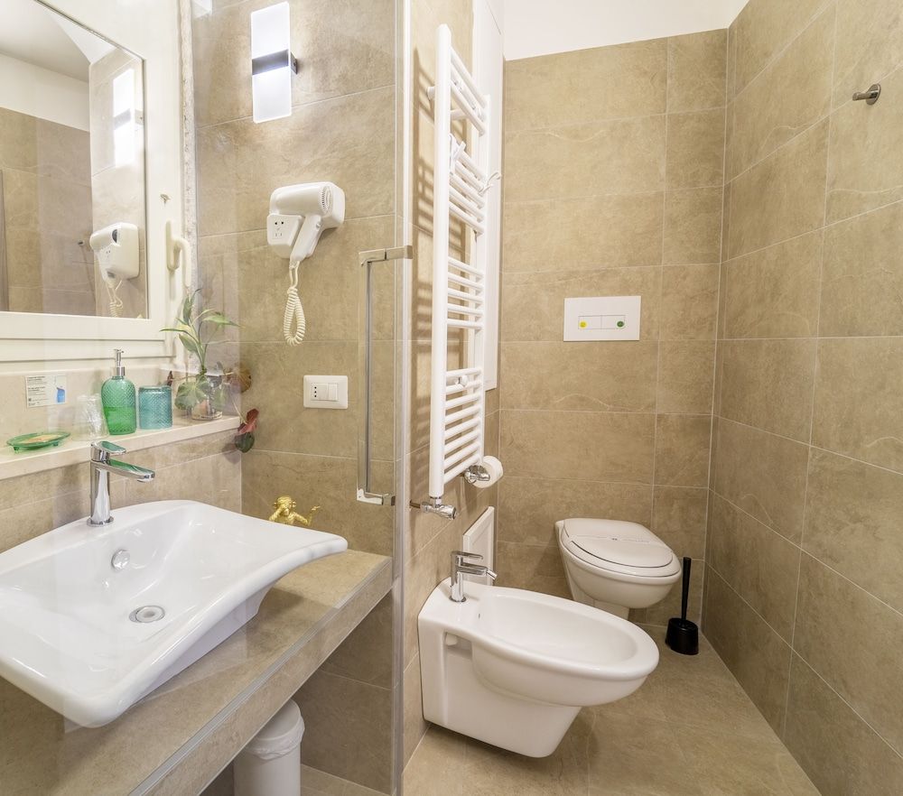 B&B Eraclio Comfort Room, 1 Bedroom, City View 9