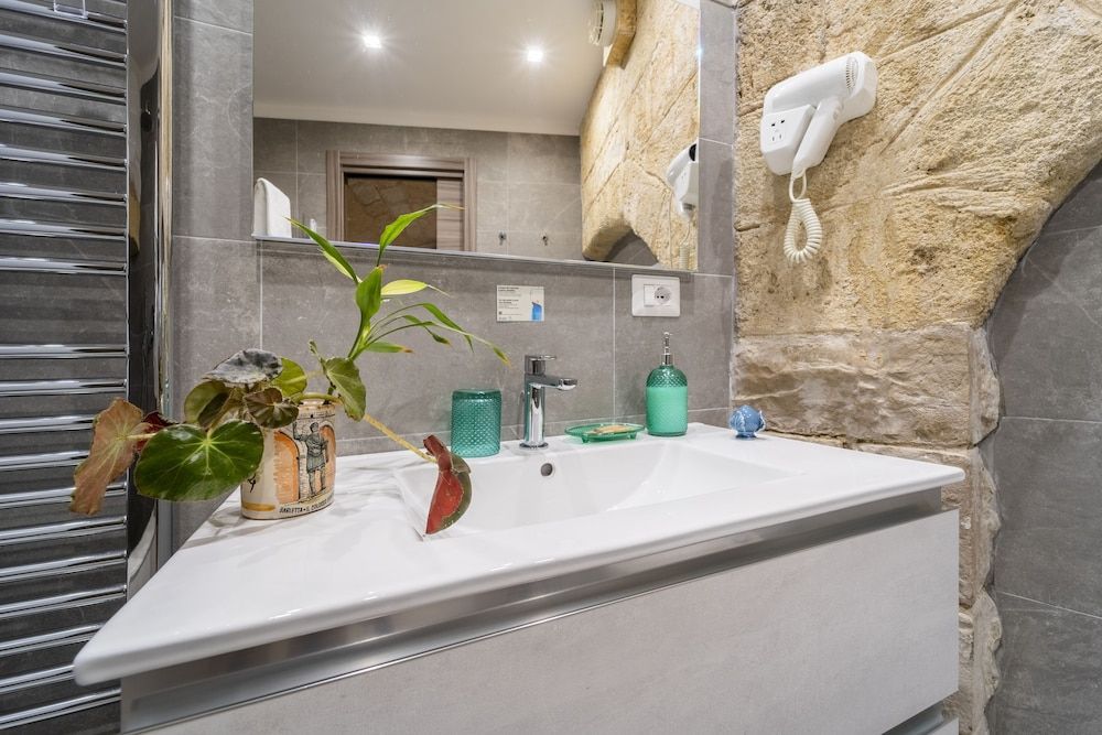 B&B Eraclio Deluxe Suite 6