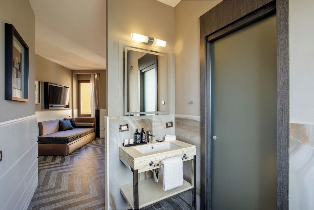 undefined The Tribune, part of JdV by Hyatt 10