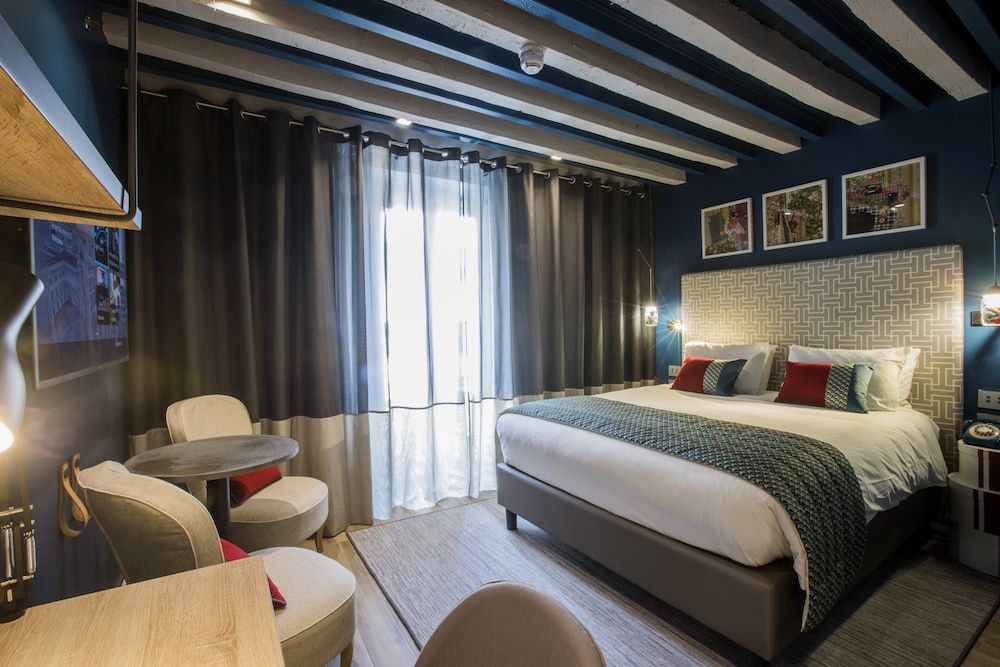 Standard Room, 1 Queen Bed