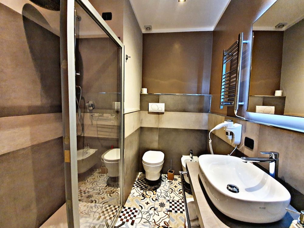 Fabio Massimo Guest House Deluxe Double Room (COLOSSEO) 4