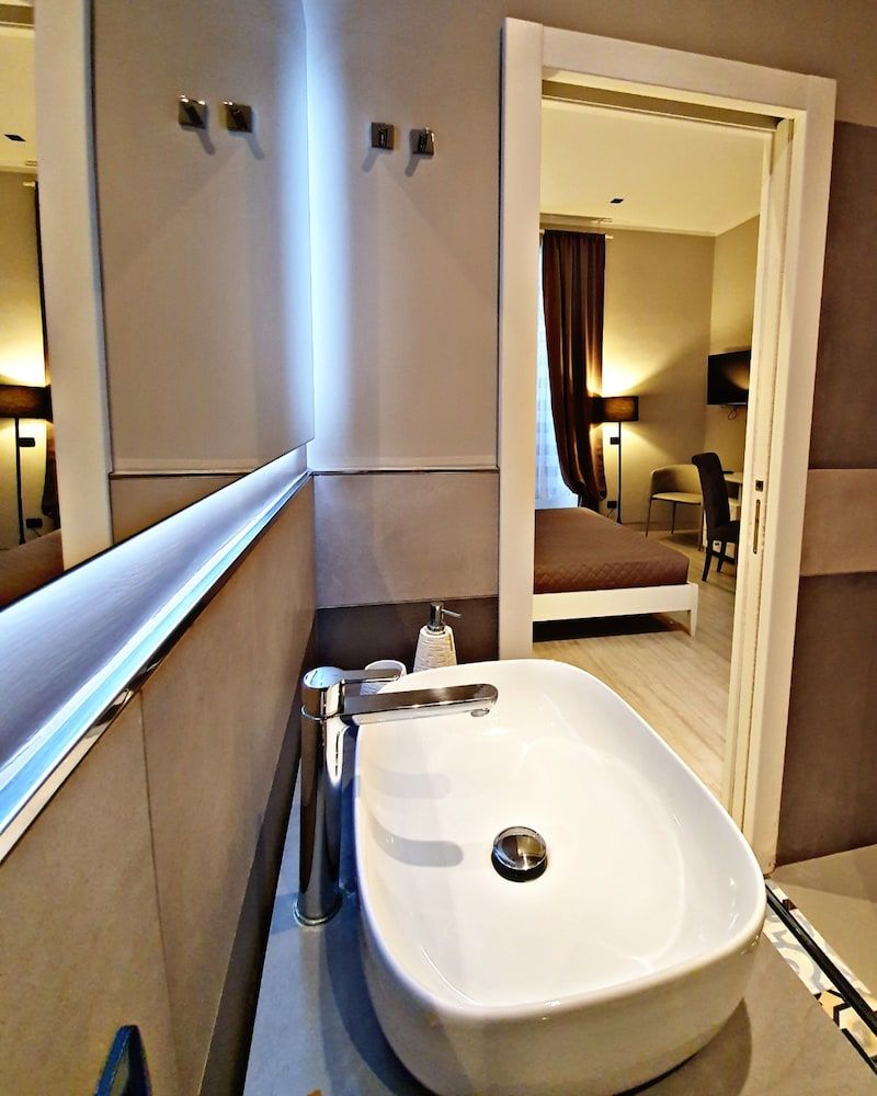 Fabio Massimo Guest House Deluxe Double Room (COLOSSEO) 5