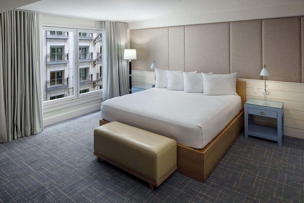 Allegria Hotel Junior Suite Interior View 3