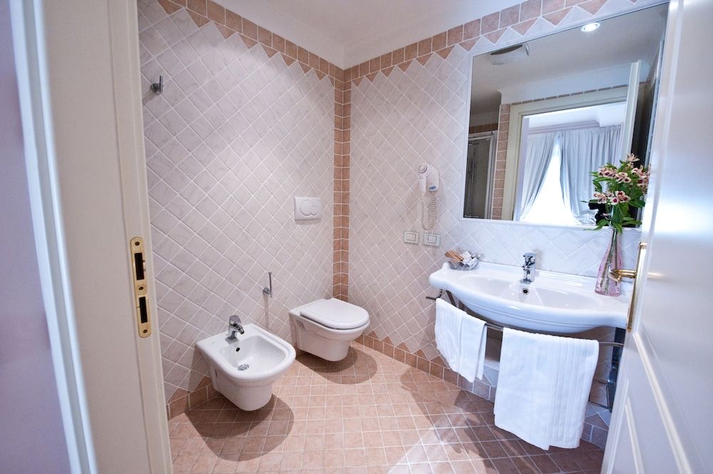 Ostuni Palace Hotel Bistrot & SPA Romantic Double Room, City View 6