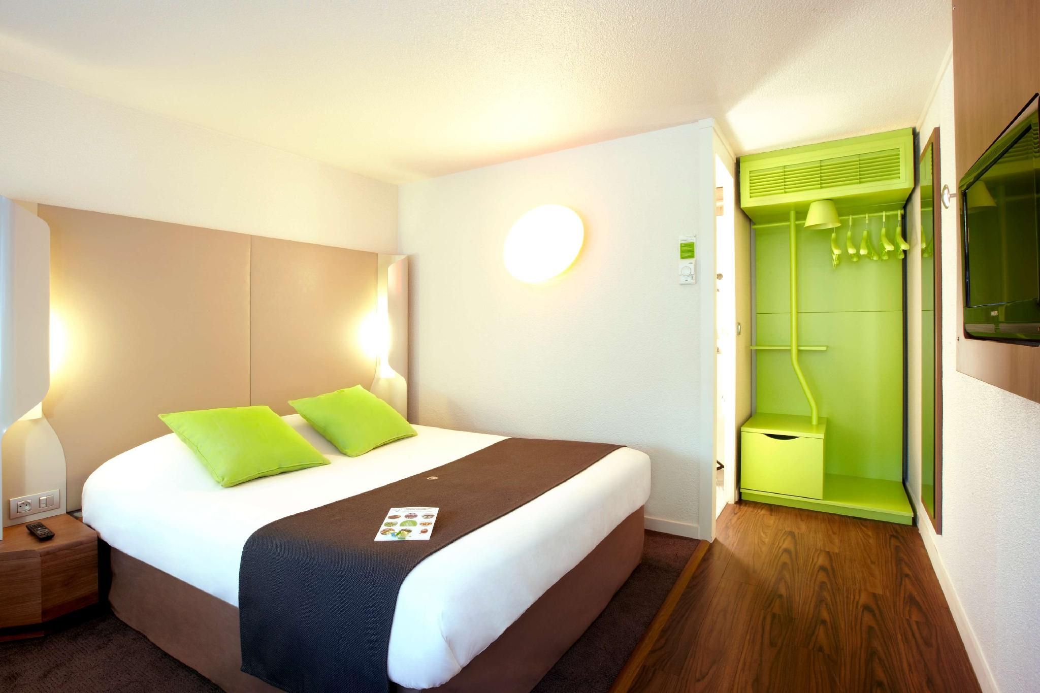 Triple - 1 Double Bed + 1 Single Bed