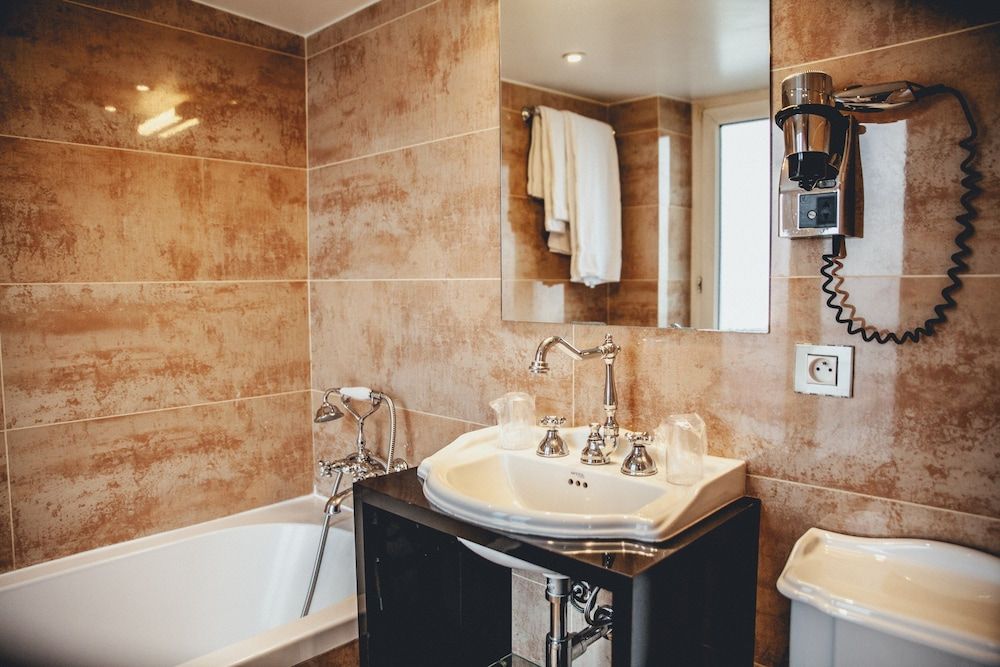 undefined Hôtel Le Notre Dame Saint Michel 9