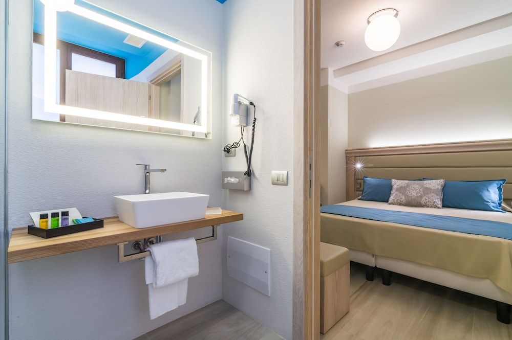 L'Ambasciata Hotel de Charme Standard Double Room 8